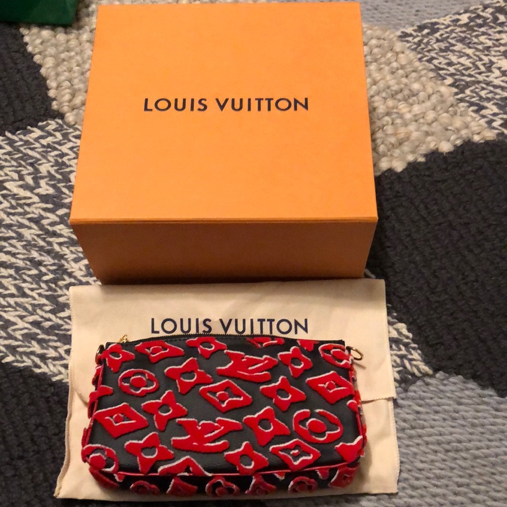 NWT Louis Vuitton Pouchette Limited edition